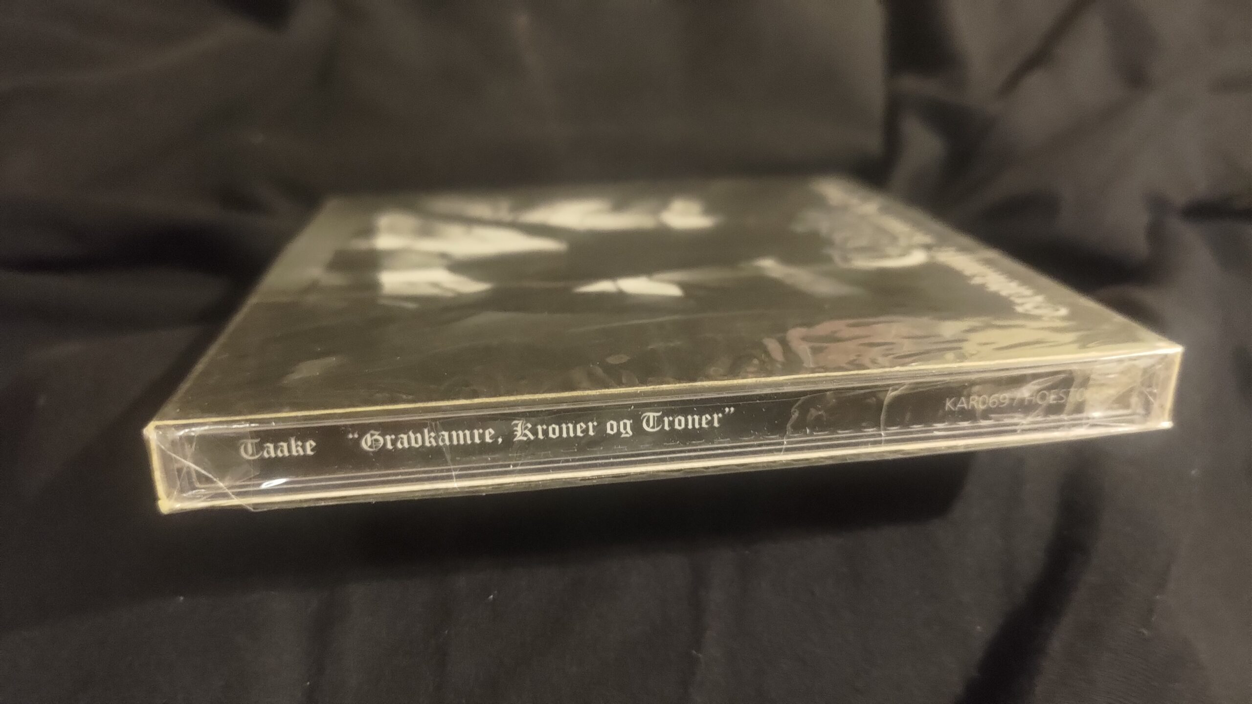 Taake — Gravkamre Kroner Og Troner